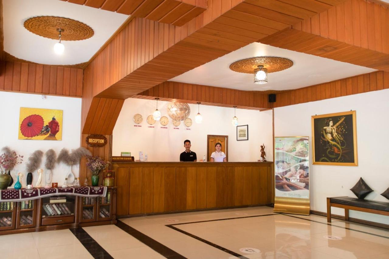 首驿金色乡村酒店 曼德勒 外观 照片